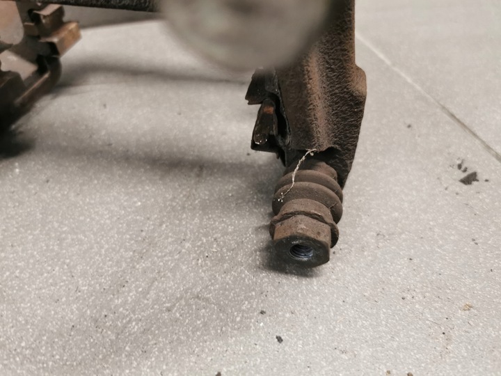 фото №4, Скоба левый зад audi a8 d3 310mm