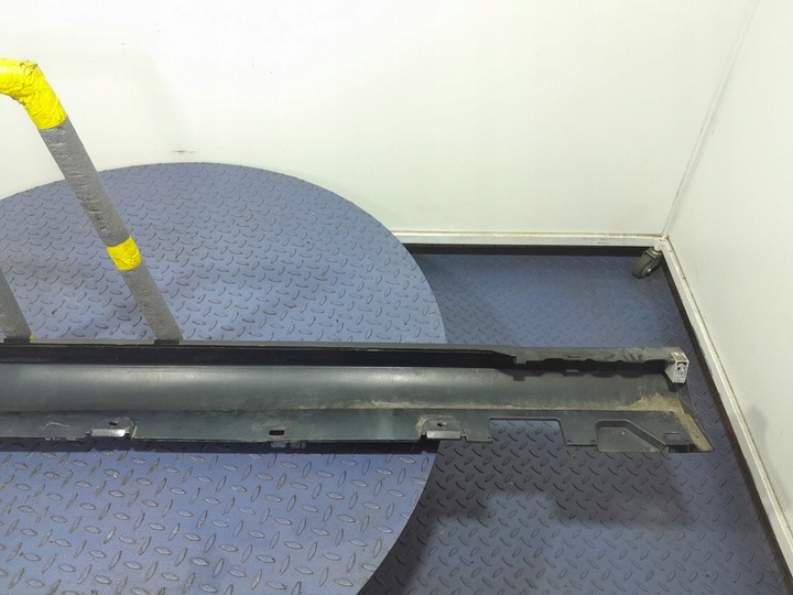 фото №11, Mercedes e w213 sedan накладка порогова ліва amg 197 a2136909701