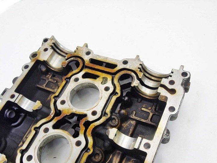 фото №9, Крышка клапанов 2.0 t turbo volvo s40 v40 1001852