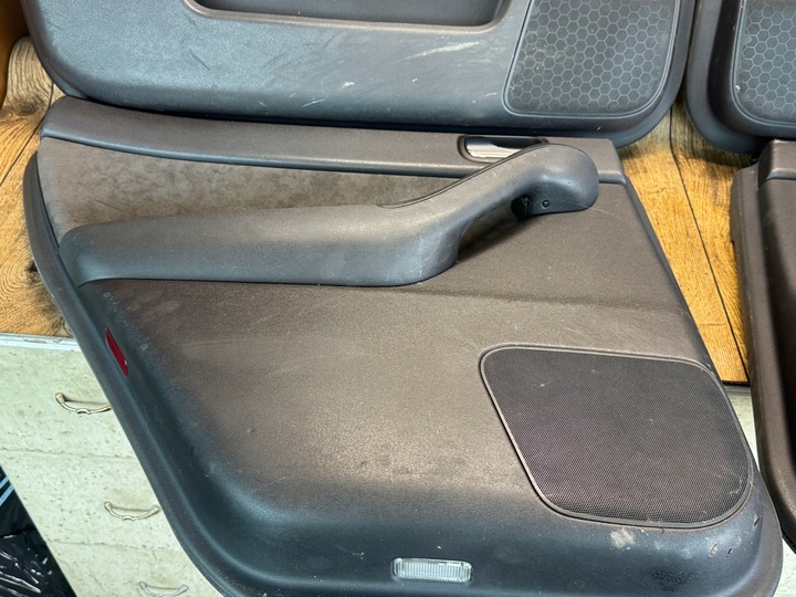 фото №5, Audi a3 8l обшивки боковина дверь левый правый перед зад 5d переднее чёрный /