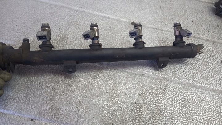 фото №4, Планка вприскувальний skoda octavia i 95r hb 1.6b 032133319b