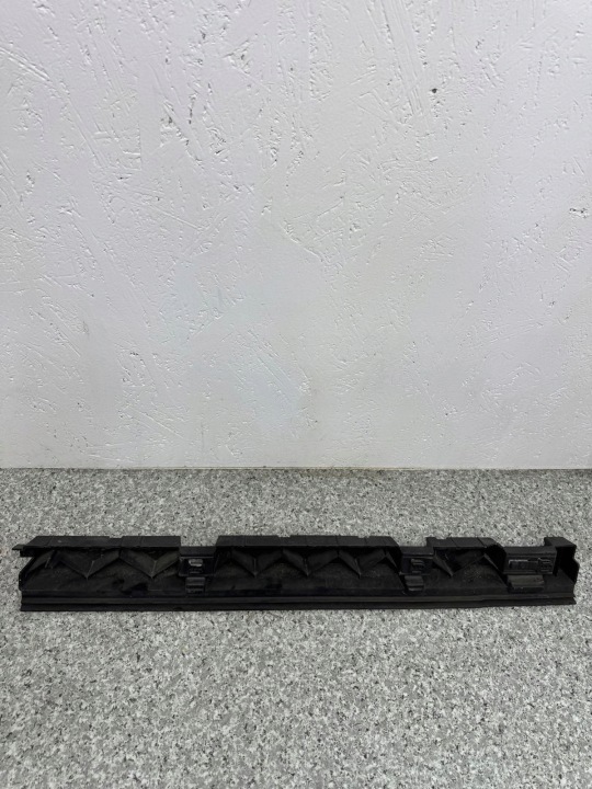 фото №8, Кронштейн   порога праве volvo s90 ii 2017-2021 31386132