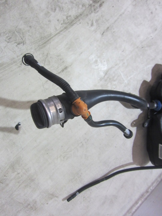 фото №10, Bmw f10 528i 535i n55 бак bak топлива 7268031 16117268031 16117363070