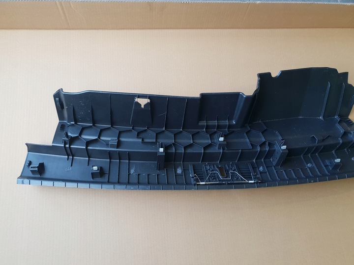 фото №6, Vw touareg iii 18- защита обивка ремня заднего