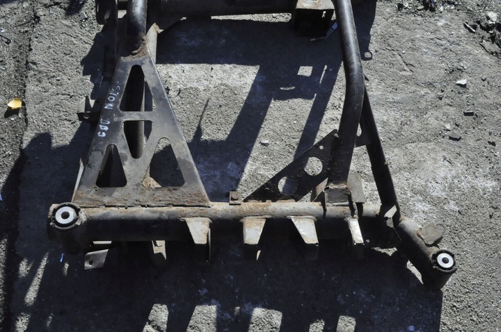 фото №6, Aston martin db9 05r купе 6.0 v12 450km подрамник балка подвешивание зад задняя