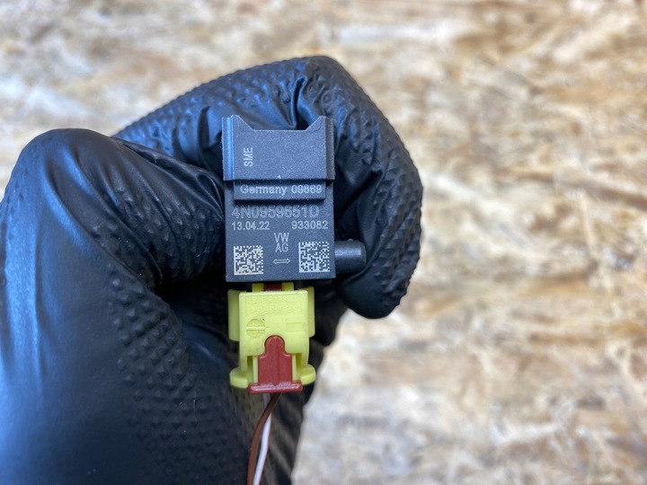 фото №9, Датчик удара штекер vw audi porsche 4n0959651d