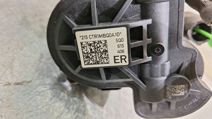 фото №6, Супорт гальмівний праве зад 5q0615406er audi q2 81a leon iii t-roc 2ga a3 8v