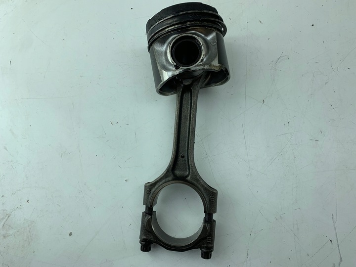 фото №1, Volvo c30 v50 2.0 d поршень шатун d3 d5204t