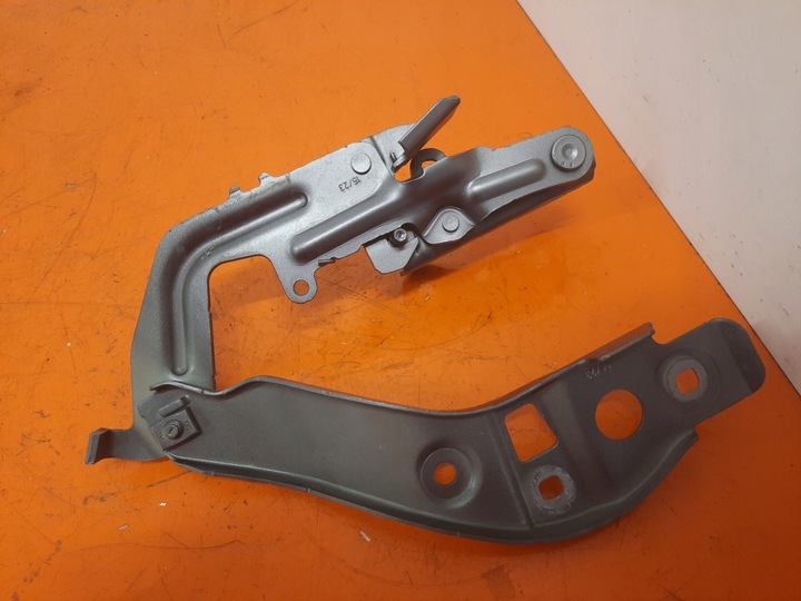 фото №5, Mercedes cla c117 13-19 петля капота a1778801100