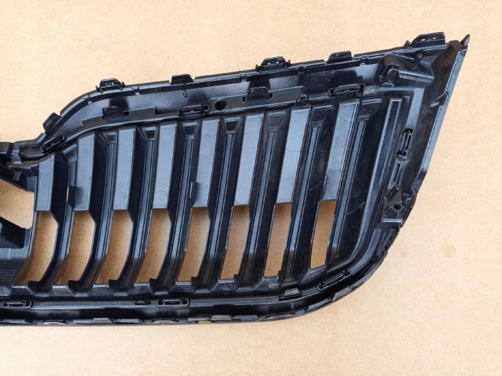 фото №12, Skoda superb iii 3 3v рестайлинг 19- решётка радиатора перед 3v0853653g