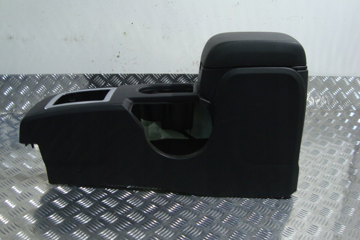 фото №5, Подлокотник туннель средний бардачок dodge journey 08-11 европа