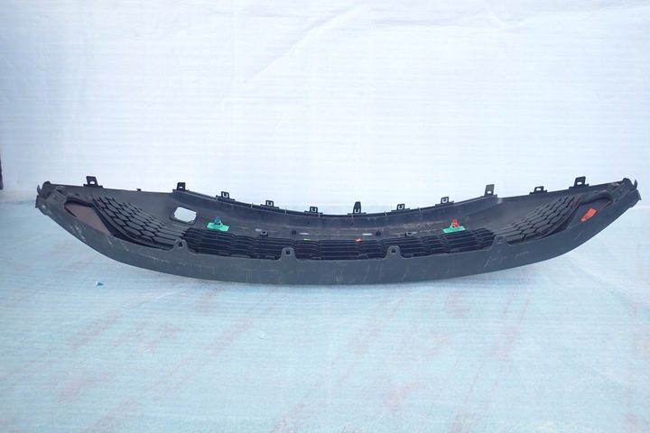 фото №13, Toyota c-hr рестайлінг - решітка середня бампера