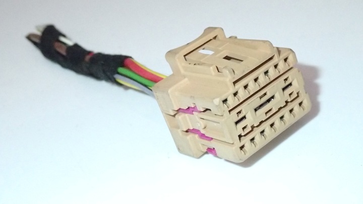 фото №1, Разъём штекер соединитель бежевая audi a6 c6 4f0972483a