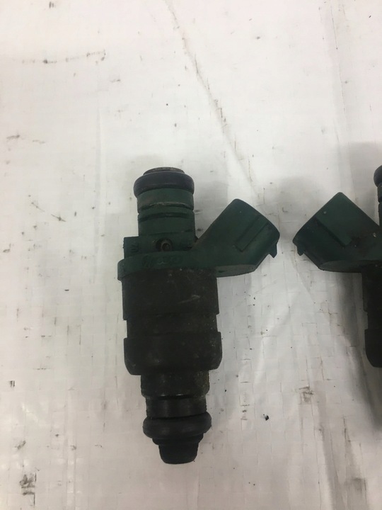 фото №12, Audi a3 a4 1.6 8v инжектор 037906031al