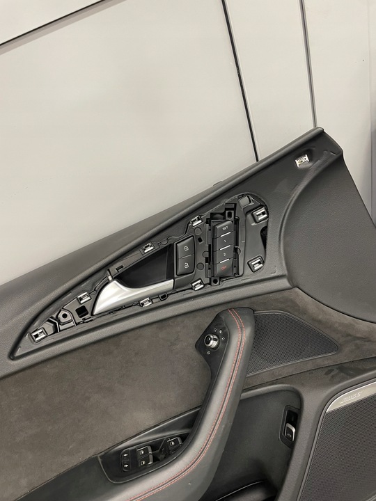 фото №9, Боковина обивка дверь a6 s6 c7 компетиция алькантара красная nić bose