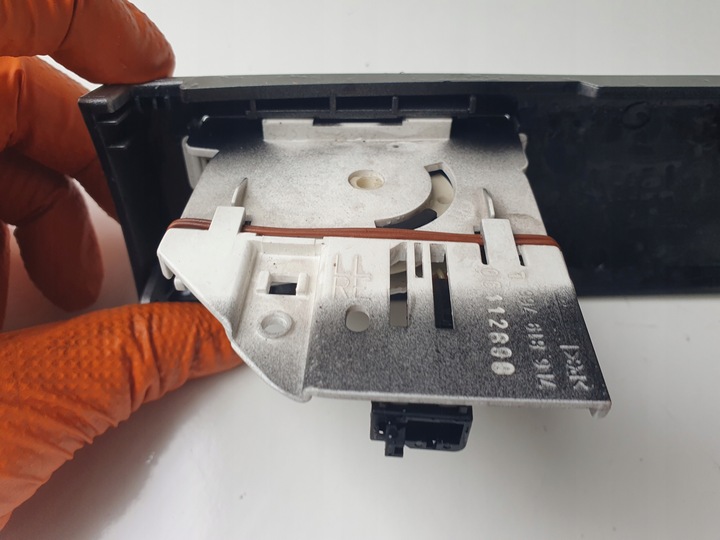 фото №9, Vw touareg 7l рестайлінг 07- dekor панелі правий срібний