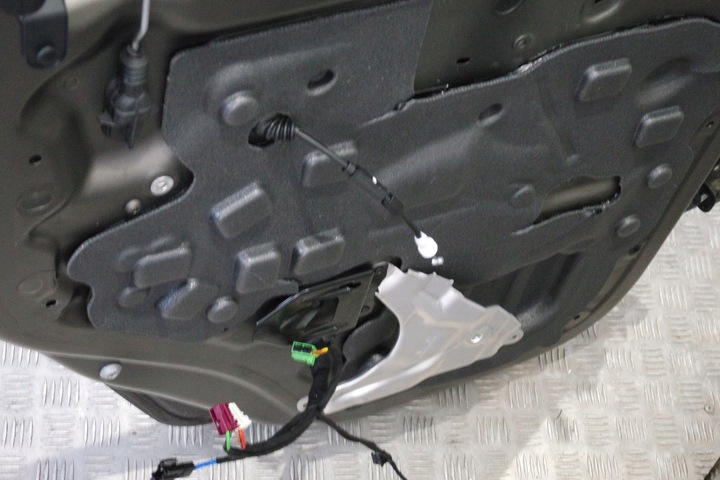 фото №6, Двері лівий зад mercedes w463/4 c866