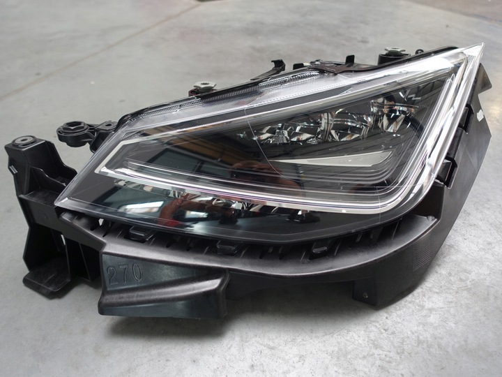 фото №1, Seat ibiza v arona лампа фара левая левый полный led перед комплектная идеальное состояние