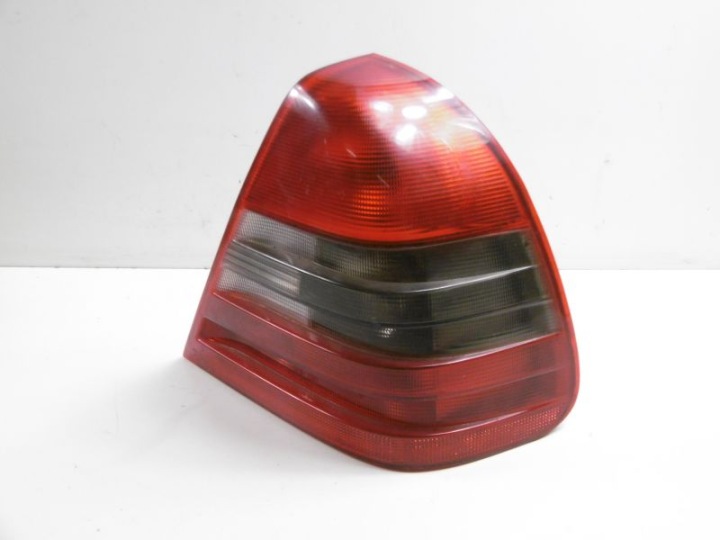 фото №11, Mercedes w202 фара зад правая 4d sedan 2028201264r + вкладка zarówkowy