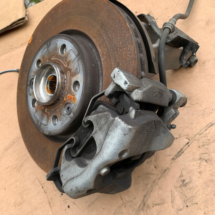 фото №10, Renault austral 1.2 tce амортизатор поворотна опора права 543020508r 543206ua0a