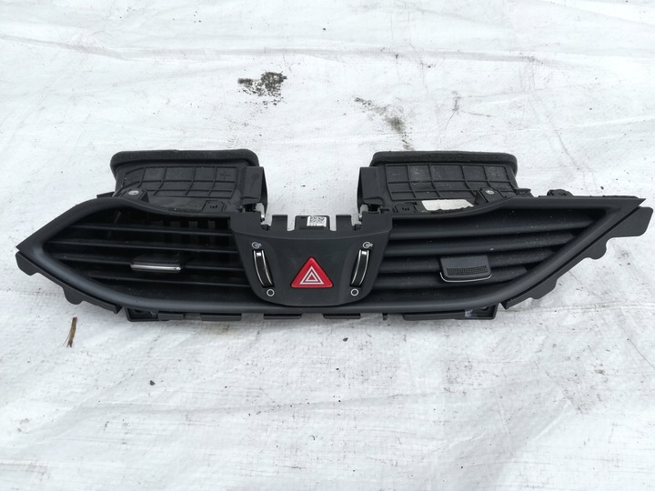 фото №1, Решітка повітропровід середня hyundai i30 iii 17-22 eu