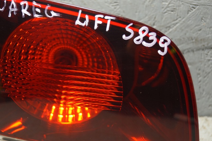 фото №6, Лампа левый зад vw touareg 7l рестайлинг крышка