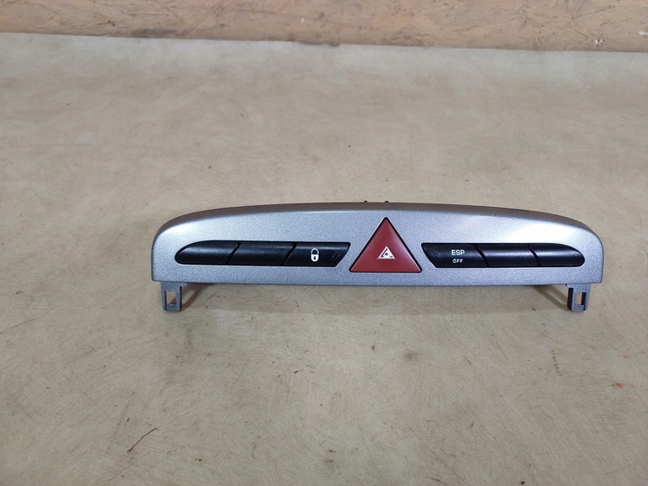 фото №1, Peugeot 308 t7 панель кнопка 07-13