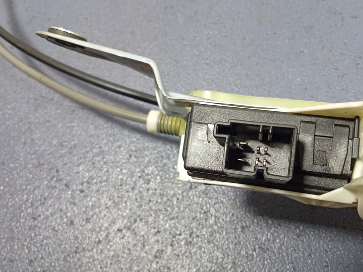 фото №3, A6 c7 avant механізм двигунчик ролети багажника