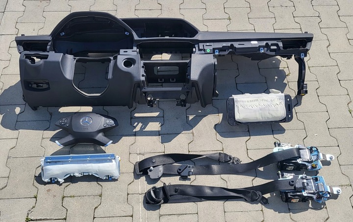фото №1, Mercedes e w212 панель консоль подушка безопасности ремни
