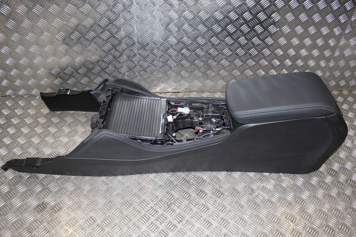 фото №11, Bmw x4m f98 x4 g02 обивка сиденья диван обшивки планки кожа / чёрная