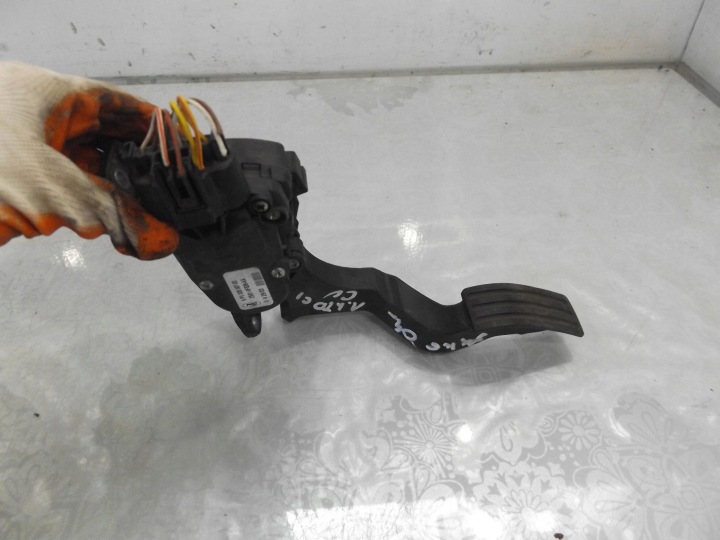 фото №4, Fiesta mk6 1,4tdci педаль газа 2s61-9f836-aa