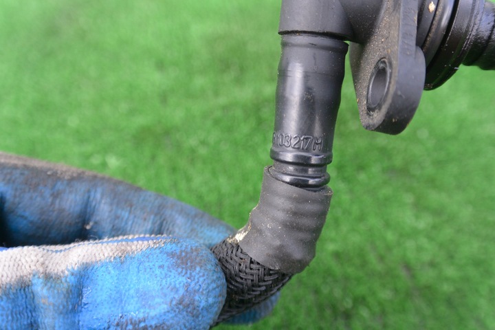 фото №6, Шланг труба шланг вентиляция картера 4.2 fsi v8 audi q7 4l