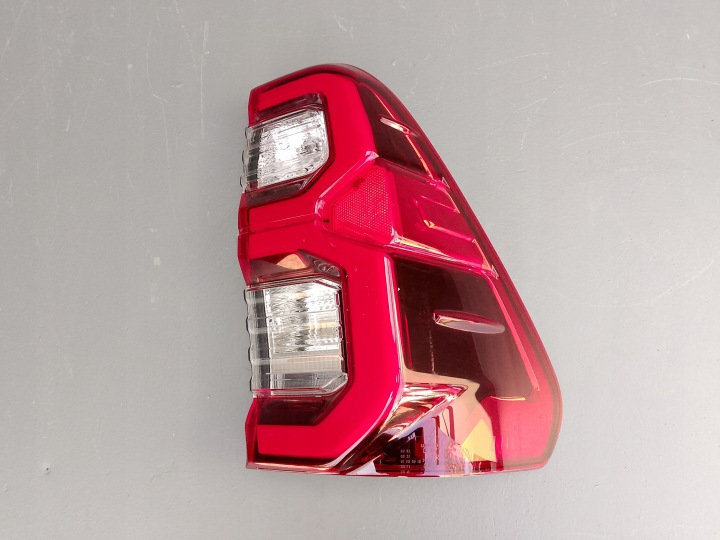 фото №10, Toyota hilux viii рестайлінг 20- фара задня права праве зад 81550-0k480 ÷