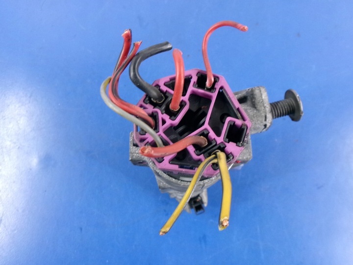 фото №4, Volkswagen passat b5 рестайлинг 2.0 131km замок зажигания. 4b0905851c