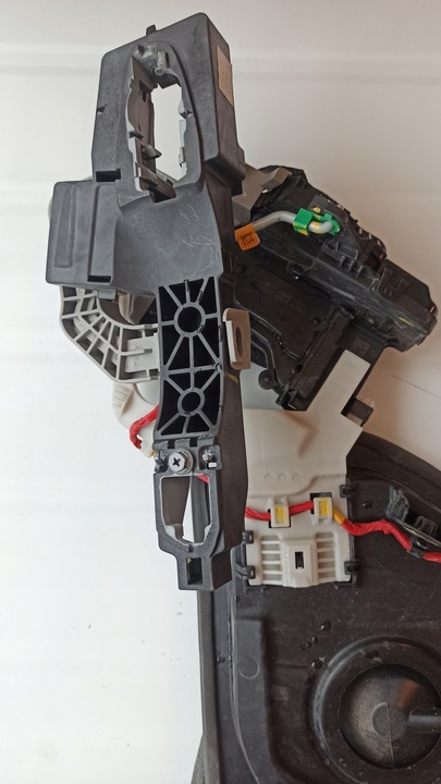 фото №9, Вкладка замок динамик дверь левый зад - proceed 2019-