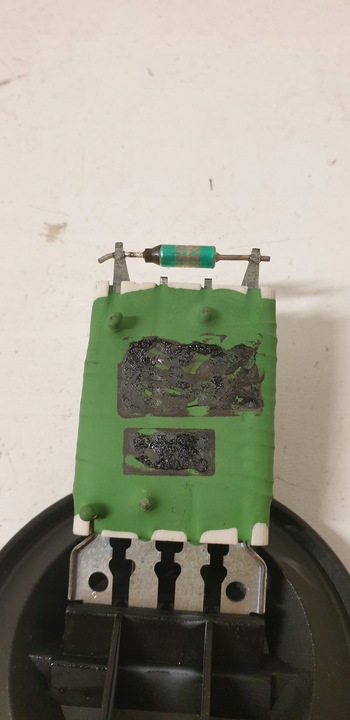 фото №13, Регулятор вентилятор audi a2 1.4tdi 00- резистор, вентилятор внутрішній mahle