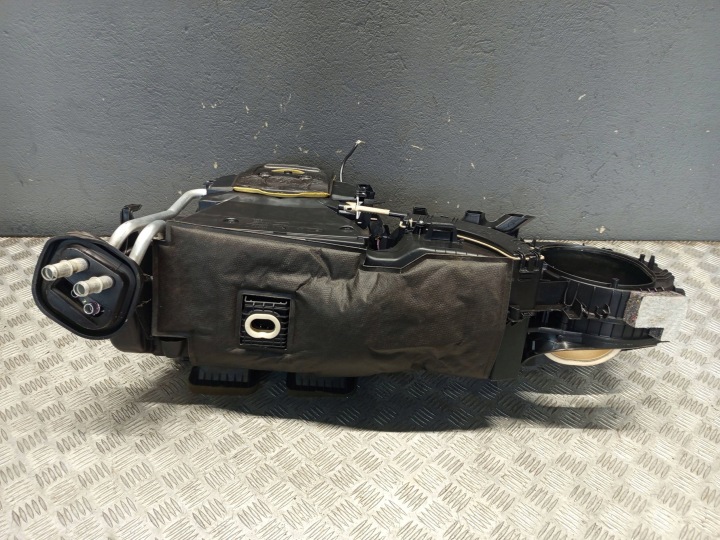 фото №16, Bmw (oem) 9325138 1' f20 f21 отопитель