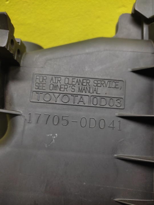 фото №7, Toyota avensis t25 2.4 корпус фильтра воздуха 177050d041