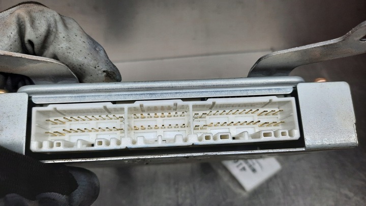 фото №5, Компьютер двигателя mazda 323 1.5b 99r 279700-0421