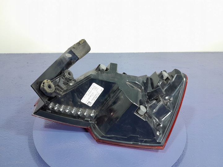 фото №7, Skoda octavia iv hb 5d лампа зад задня ліва зовнішня eu led 5e3945207a