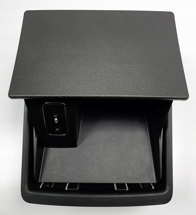 фото №1, Попільничка гніздо port usb mercedes gle w167