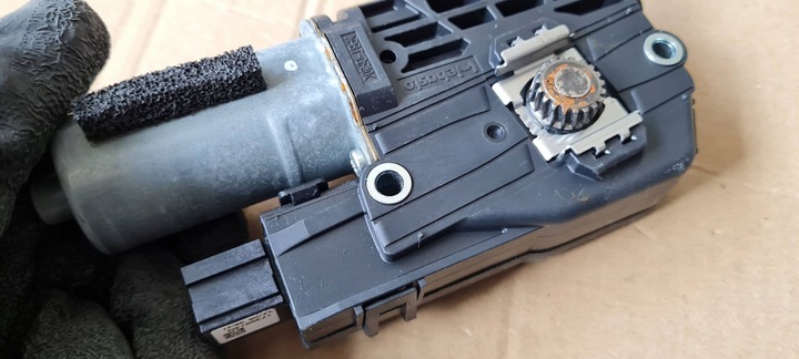 фото №8, Q3 83a моторчик люк 3g5877795 vw audi