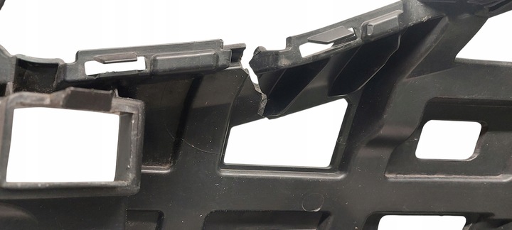 фото №9, Mercedes v-klasa w447 amg ползун правый бампера перед a4478853700