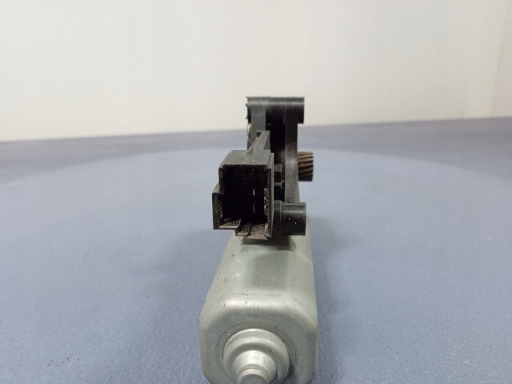 фото №5, Bmw 2 f44 f40 моторчик люк левый 9498890