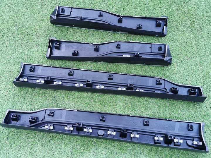 фото №11, Subaru forester 2019- планка двері права зад