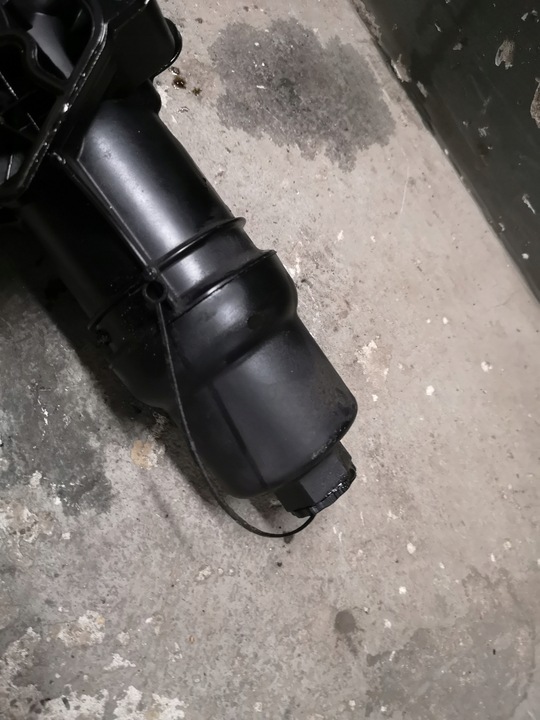 фото №5, Основа фільтра масла a4 b7 2.0 tfsi 06f115397h