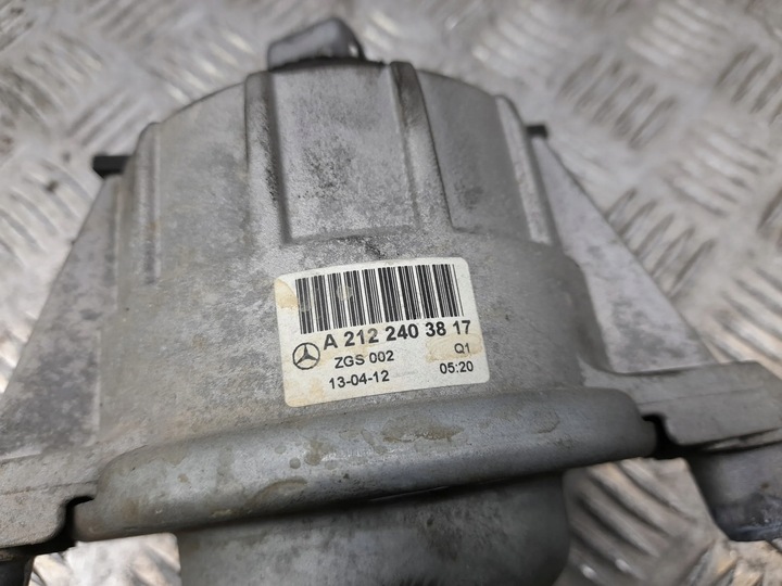 фото №6, Mercedes-benz cls c218 a2122403817 правая кронштейны