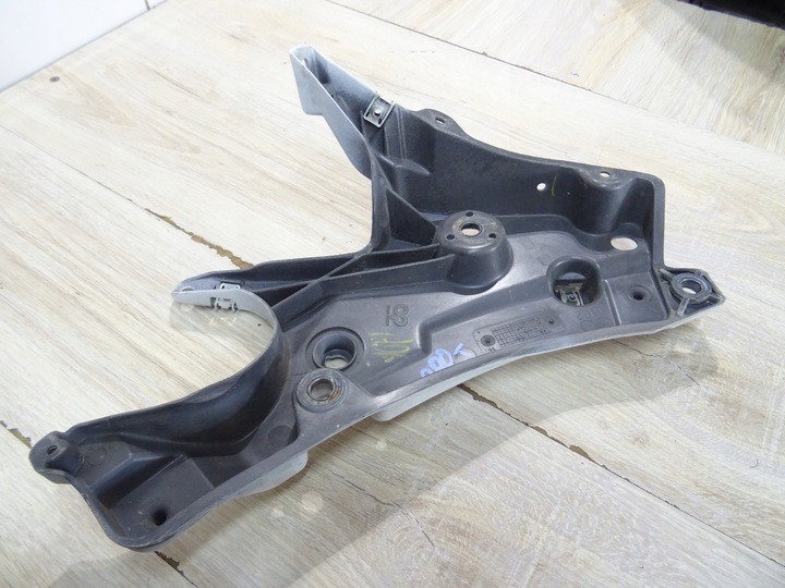 фото №8, Крепление крыльев левая оригинальный номер volvo s90 v90 31378984 llu