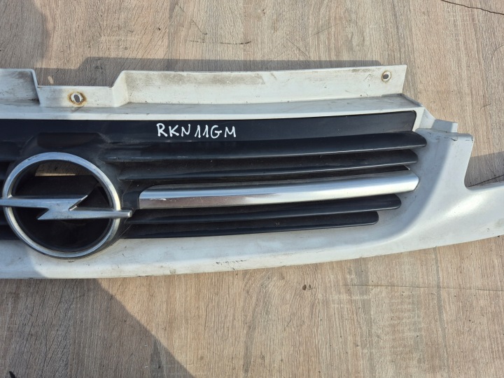 фото №5, Центральна решітка бампера перед opel vivaro / 8200044873