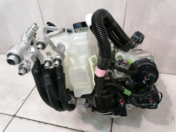 фото №6, Tesla модель 3 performance supermanifold охлаждающая жидкость 1549902-00c tank